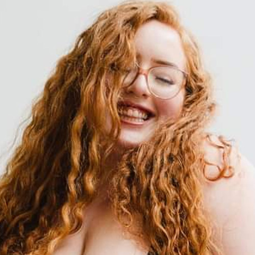 Gwen Adora
